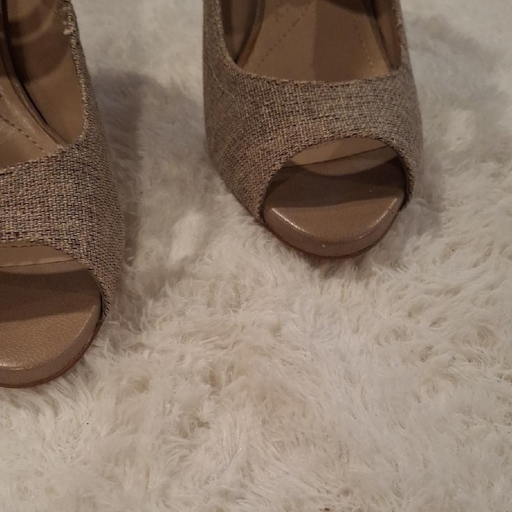 Tahari Tan Suede Mary Jane Heels - Picture 6 of 9